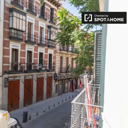 Image 9 - Calle de la Cava Alta, 24, 28005 Madrid, Spain - Apartment for rent