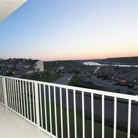 Rent this 2 bed condo on 461 Pinnacle Way in Ludlow, KY 41016