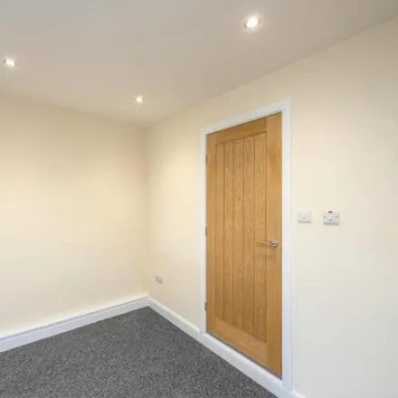 Image 5 - Hope Street, Barnsley, S75 2AP, United Kingdom - Room for rent