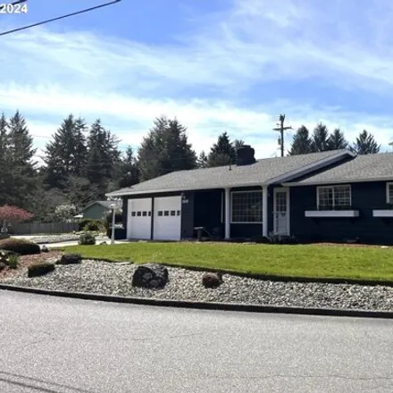 Buy this 3 bed house on 2601 Greenbriar Street in Reedsport, OR 97467