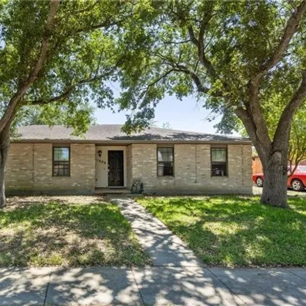 Buy this 3 bed house on 11611 Opossum Creek Drive in Corpus Christi, TX 78410