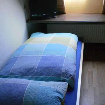 Image 1 - Schilfgrund 1, 30916 Kirchhorst, Germany - Apartment for rent