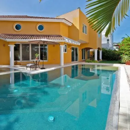 Rent this 4 bed house on Punta Molas in Smz 17, 77505 Cancún