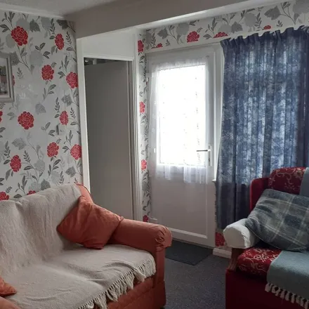 Rent this 2 bed house on Hemsby in NR29 4NW, United Kingdom