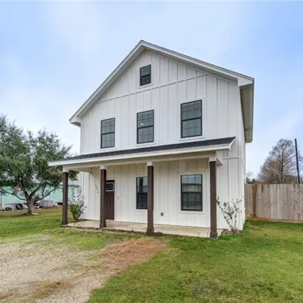 Image 4 - 1225 Willcox Street, Anahuac, Chambers County, TX 77514, USA - House for sale