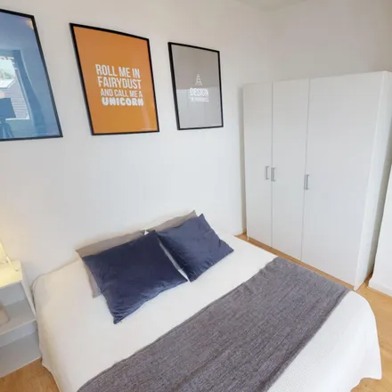 Rent this 3 bed room on 27 Rue des Postes in 59046 Lille, France