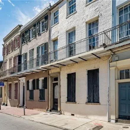 Image 2 - 833 Burgundy Street, New Orleans, LA 70116, USA - Townhouse for sale