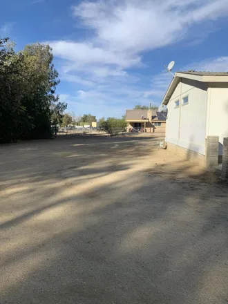 Image 2 - 2803 Davenport Street, Rosamond, CA 93560, USA - House for sale