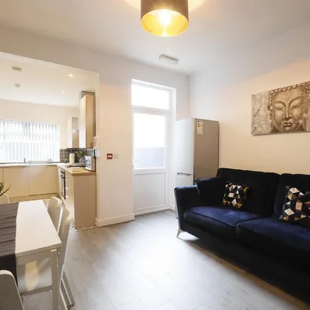 Image 2 - Romer Road, Liverpool, L6 6AW, United Kingdom - Room for rent