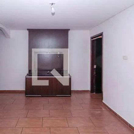 Rent this 4 bed house on Rua Benedito da Cruz in Sapopemba, São Paulo - SP