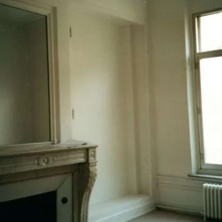 Rent this 4 bed apartment on Hôtel de Ville d'Amiens in Place de l'Hôtel de Ville, 80000 Amiens