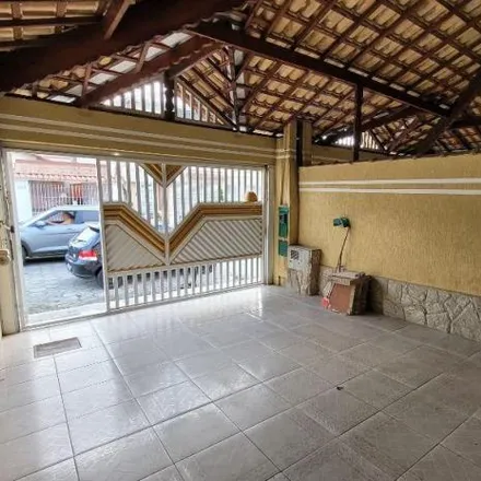 Rent this 2 bed house on Rua Santo Antônio in Vila Caiçara, Praia Grande - SP