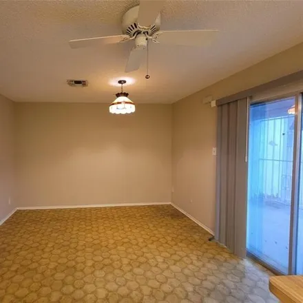 Image 4 - 5872 Village Forest Court, Houston, TX 77092, USA - House for rent