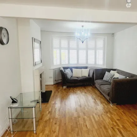 Rent this 4 bed duplex on Kendrey Gardens in London, TW2 7PA
