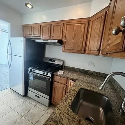 Image 1 - 1931 Addison Road South, District Heights, Prince George's County, MD 20747, USA - Apartment for rent