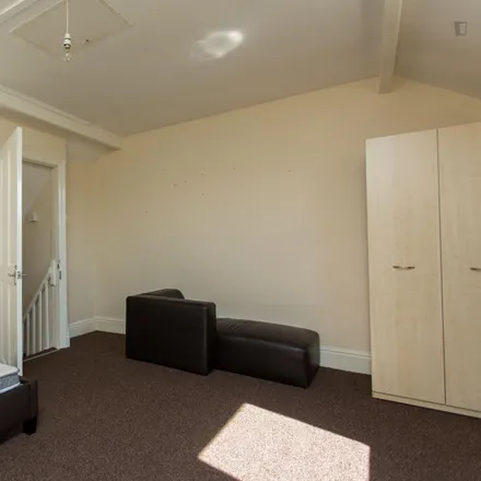 Image 5 - Easier Travel, 643 Staniforth Road, Sheffield, S9 4RD, United Kingdom - Room for rent