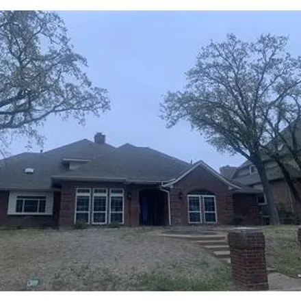 Buy this 4 bed house on 2104 Scenic Bay Drive in Arlington, TX 76013