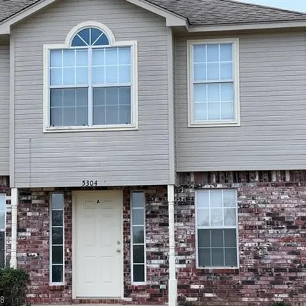 Rent this 3 bed duplex on 5284 Summit Street in Fort Smith, AR 72903