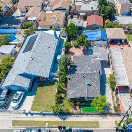 Image 9 - 1355 North Lagoon Avenue, Los Angeles, CA 90744, USA - House for sale