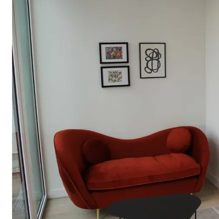 Rent this studio apartment on 4 Rue Édouard Nieuport in 92130 Issy-les-Moulineaux, France
