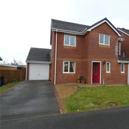 Rent this 3 bed house on unnamed road in Llangefni, LL77 7GF