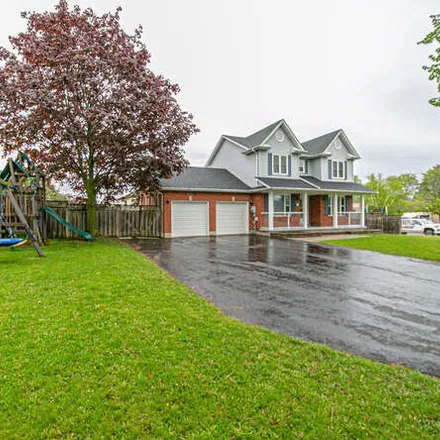 Image 2 - 49 Stanford Crescent, Clarington, ON L1B 1H1, Canada - House for sale