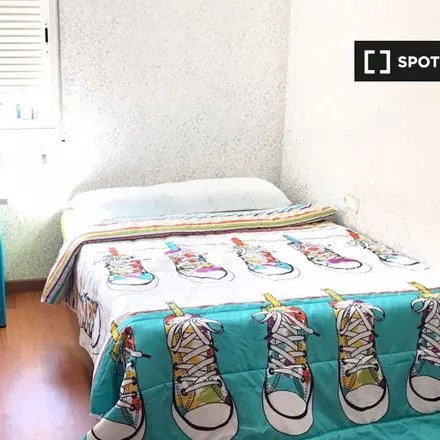 Rent this 6 bed room on Diputación Provincial de Córdoba in Plaza de Colón, 14001 Córdoba