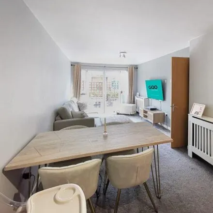Image 4 - Cannock Court, Hawker Place, London, E17 4EE, United Kingdom - Apartment for sale