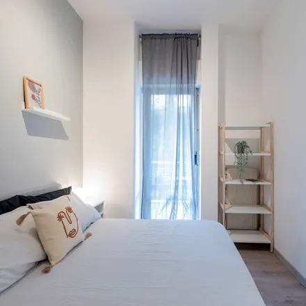 Rent this 2 bed room on La Perla del Caffè in Via Fiume delle Perle, 116