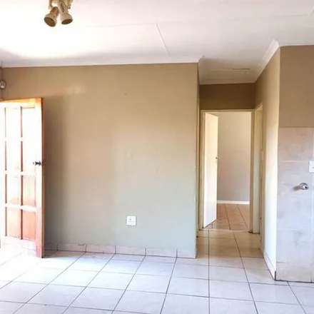 Image 3 - Maple Road, Chantelle, Akasia, 0118, South Africa - Apartment for rent