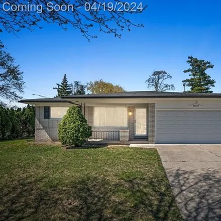 Buy this 3 bed house on 15 Mile / Shell (WB) in 15 Mile Road, Sterling Heights