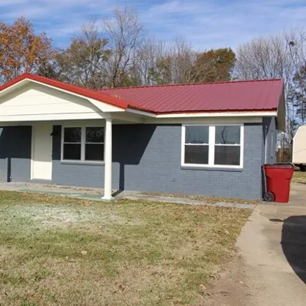 Buy this 3 bed house on 457 West Main Street in Charleston, Tallahatchie County