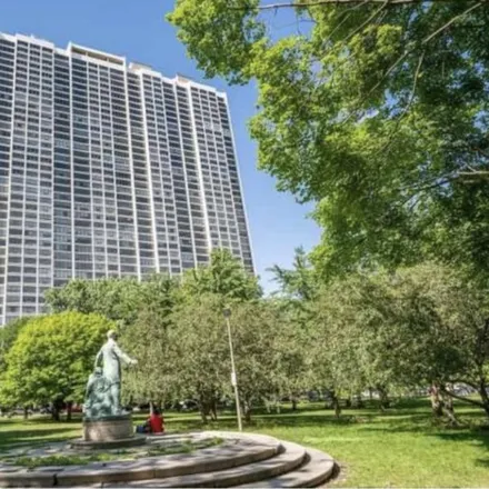 Rent this 1 bed condo on 2800 North Lake Shore Drive in Chicago, IL 60657