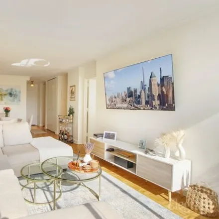 Image 2 - The Bromley, 225 West 83rd Street, New York, NY 10024, USA - Condo for sale