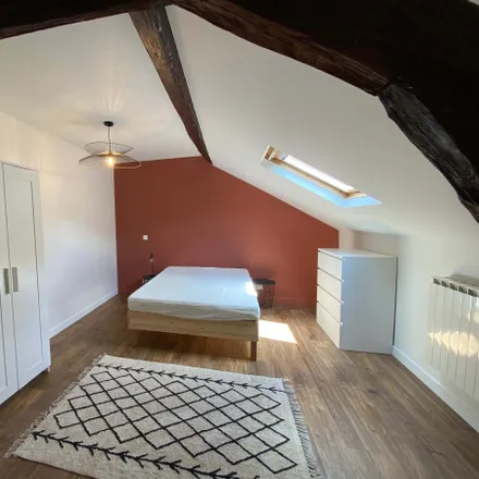 Rent this 11 bed room on 27 Rue Louis Scocard in 91400 Orsay, France