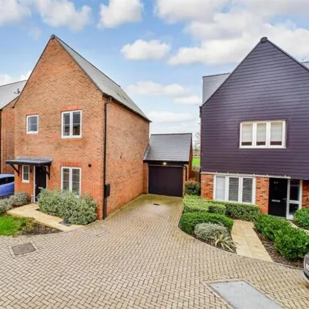 Buy this 3 bed house on Tern Avenue in Horsham, RH12 5AT