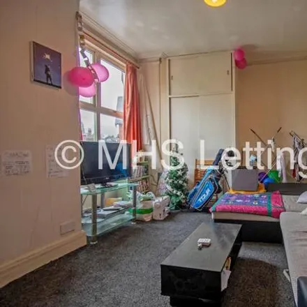 Image 2 - Brudenell Street, Leeds, LS6 1EX, United Kingdom - Room for rent