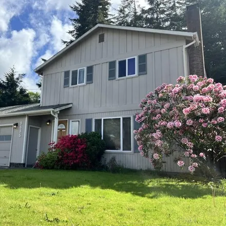 Buy this 3 bed house on 3833 Edgewood Drive in North Bend, OR 97459