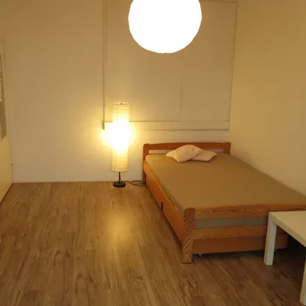 Rent this 3 bed room on Grzybowska 5 in 00-132 Warsaw, Poland