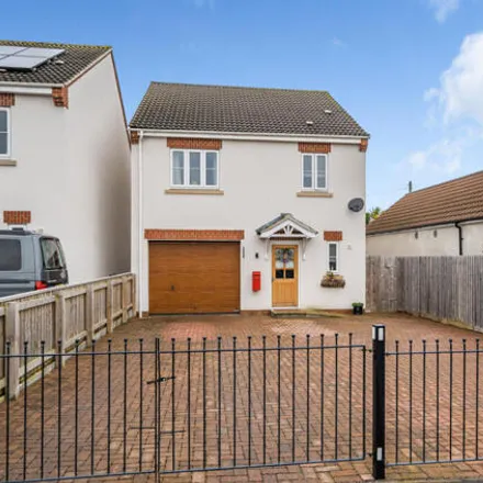Buy this 3 bed house on Co-op Food in 42 Woolavington Hill, Bridgwater