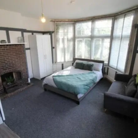 Rent this 1 bed apartment on 30 Highworth Avenue in Cambridge, CB4 2BG