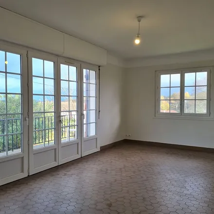 Rent this 4 bed apartment on 76 Route Départementale 257 in 64990 Villefranque, France