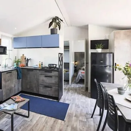 Rent this 4 bed house on Vic-la-Gardiole in Boulevard des Aresquiers, 34110 Vic-la-Gardiole