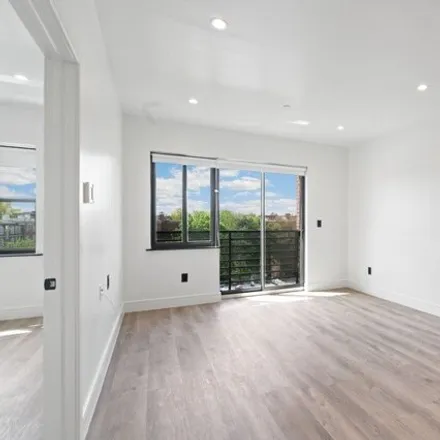 Image 3 - 35-50 85th Street, New York, NY 11372, USA - House for rent