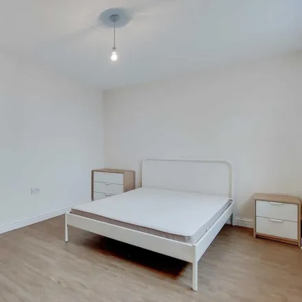 Image 7 - 23 Ormiston Grove, London, W12 0JT, United Kingdom - Apartment for rent