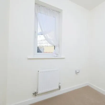 Image 6 - Dean House Gate, Thornton, BD15 8HF, United Kingdom - Duplex for sale