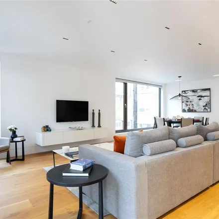 Rent this 3 bed apartment on 9-11 Hippodrome Place in London, W11 4LW