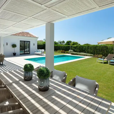 Image 3 - Puente Málaga, Avenida de Nabeul, 29601 Marbella, Spain - House for sale