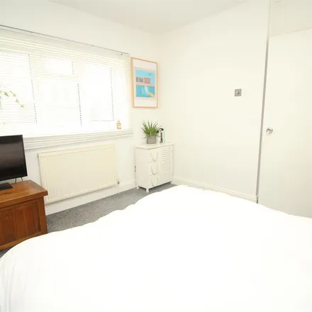Image 6 - Thistle Close, Bourne End, HP1 2DE, United Kingdom - Apartment for rent