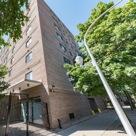 Rent this studio condo on 607 West Wrightwood Avenue in Chicago, IL 60614